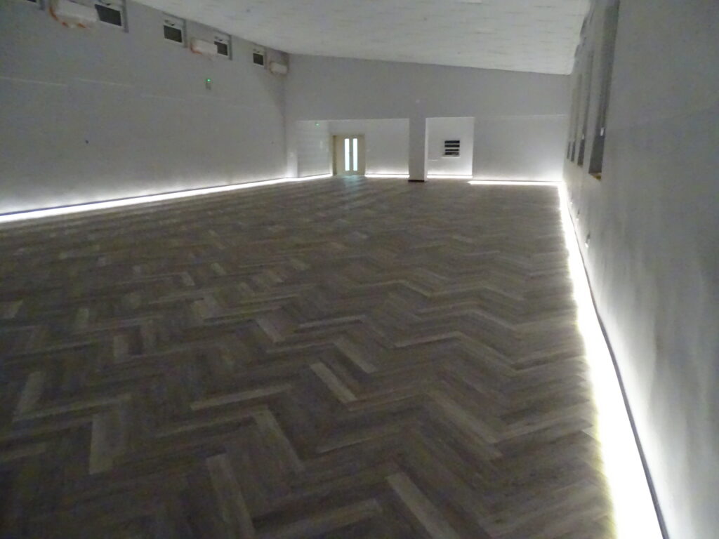 nowa podłoga z oświetleniem LED